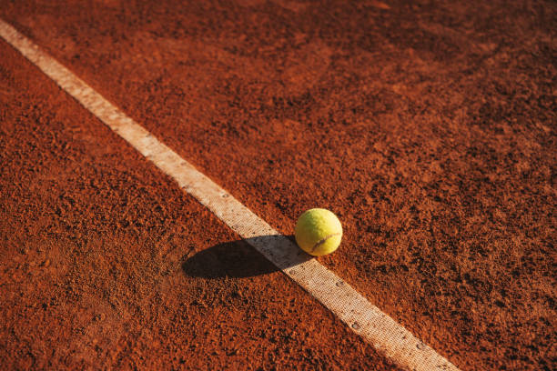 construction court de tennis en terre battue à Saint-Raphaël